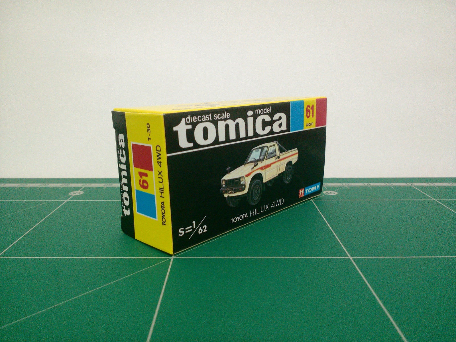 กล่องพิมพ์ Reproduction Box สำหรับ Tomica Black Box No.61 Toyota Hilux 4WD (กล่องเปล่า, ไม่มีรถ)
