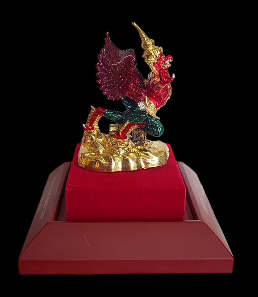 พญาครุฑ รุ่น ราชาครุฑ ขนาดตั้งหน้ารถ 3 นิ้ว(พร้อมส่ง)