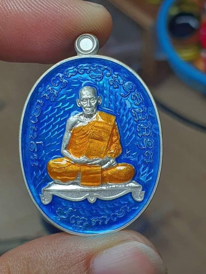 รุ่น เจริญพรกลาง สังฆาฏิ (ป๋อง สุพรรณ) ยกลัง