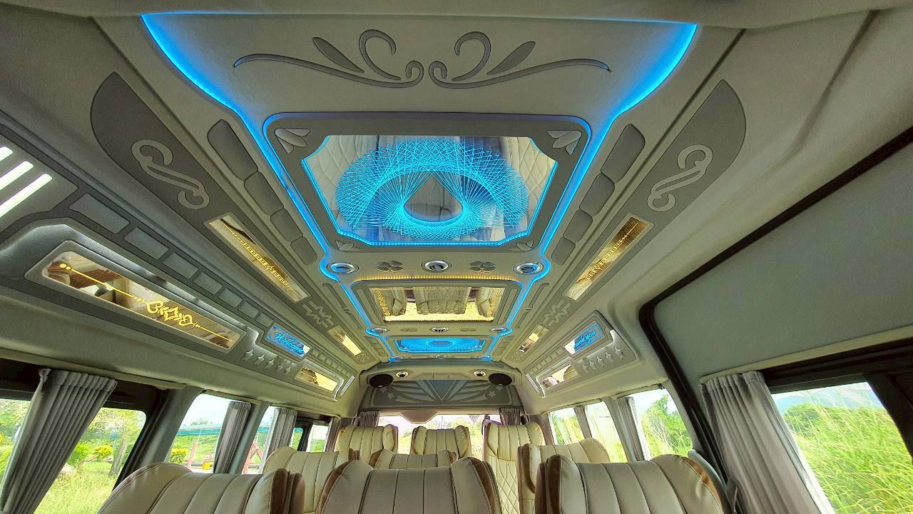 TOYOTA COMMUTER 3.0 A/T 2016