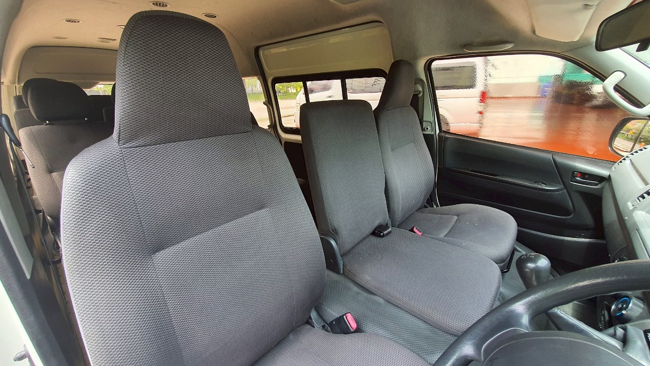 TOYOTA COMMUTER 2.7 CNG M/T 2012