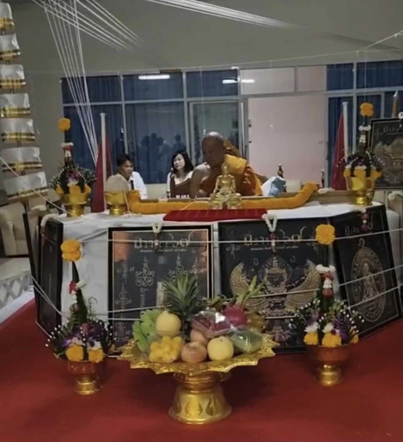 เหรียญ พญาครุฑ หลวงพ่อทอง สุทธสีโล วัดบ้านไร่ รุ่น สรงน้ำ เสาร์ 5 ปี 67 (ยกลัง พร้อมส่ง)