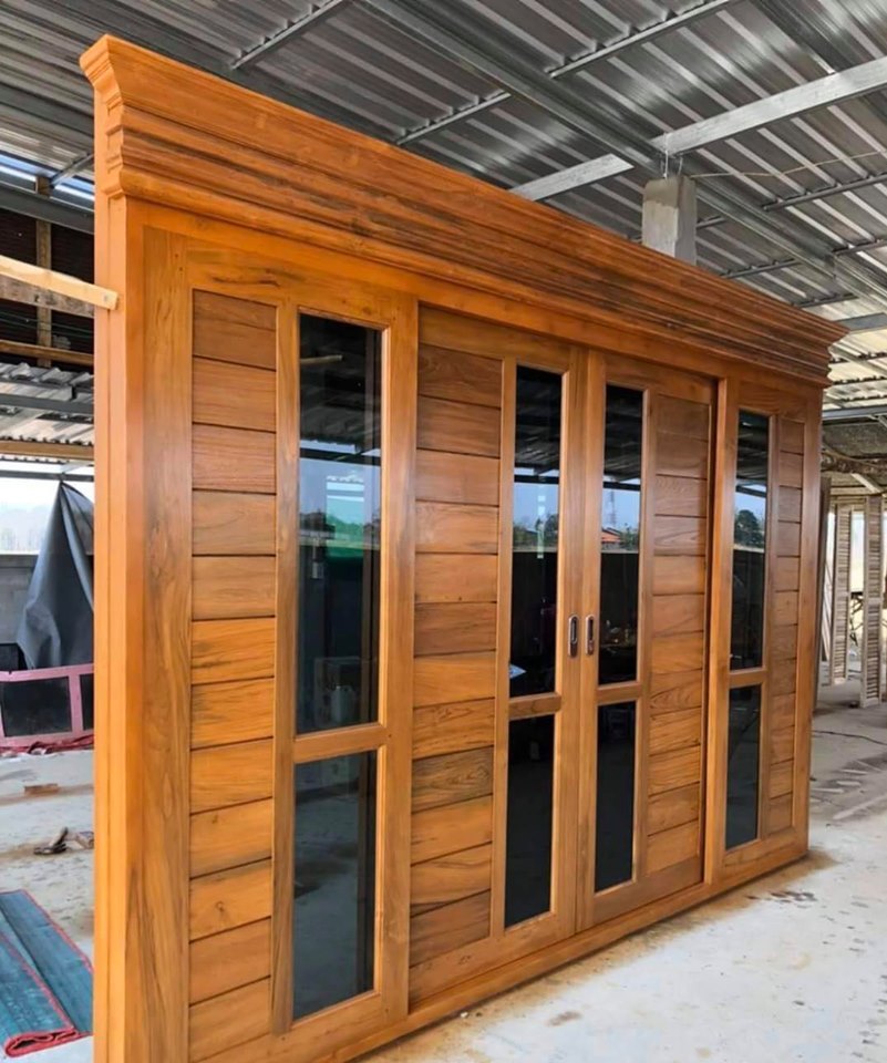 ประตูไม้สักบานคู่