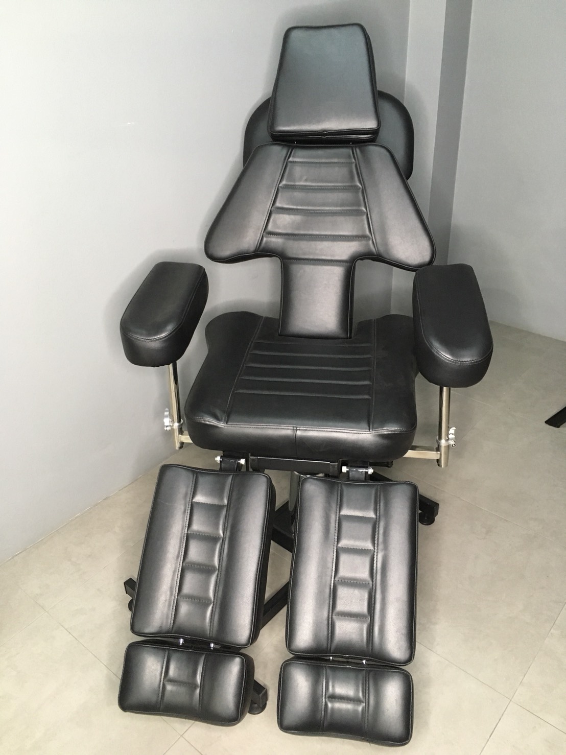 Professional Tattoo Tattoo Chairs Transformer HYDRAULIC King size เตียงสักไฮดรอลิก รุ่น Transformer เตียงทรานสฟอร์เมอร์ King size Black