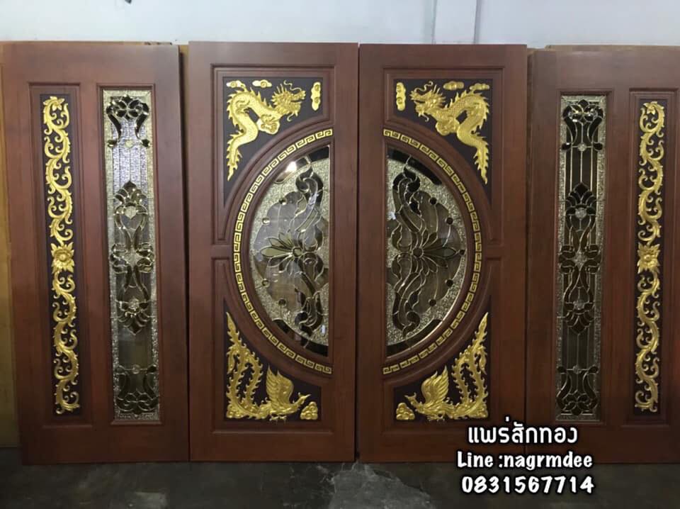 ประตูไม้สัก