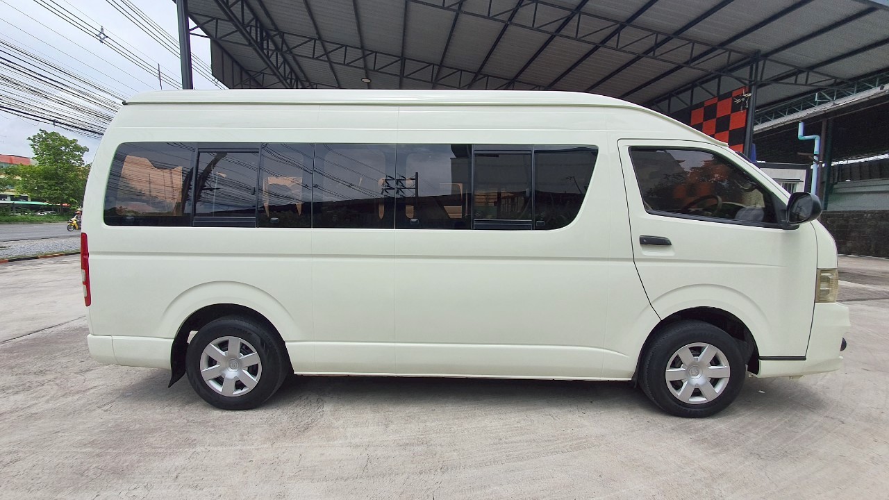 TOYOTA COMMUTER 2.7 CNG M/T 2012