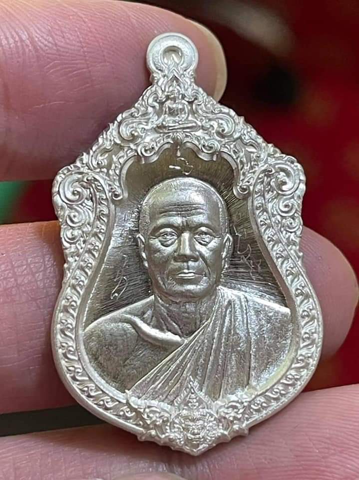 เจ้าสัวพันล้าน หลวงพ่อทอง วัดบ้านไร่