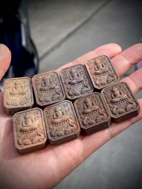 สมเด็จทรงมังกร รุ่นร่ำรวย วัดนาคปรก (ปิดจอง)