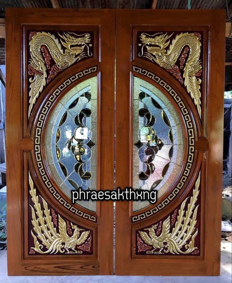 ประตูไม้สักกระจกนิรภัยบานคู่