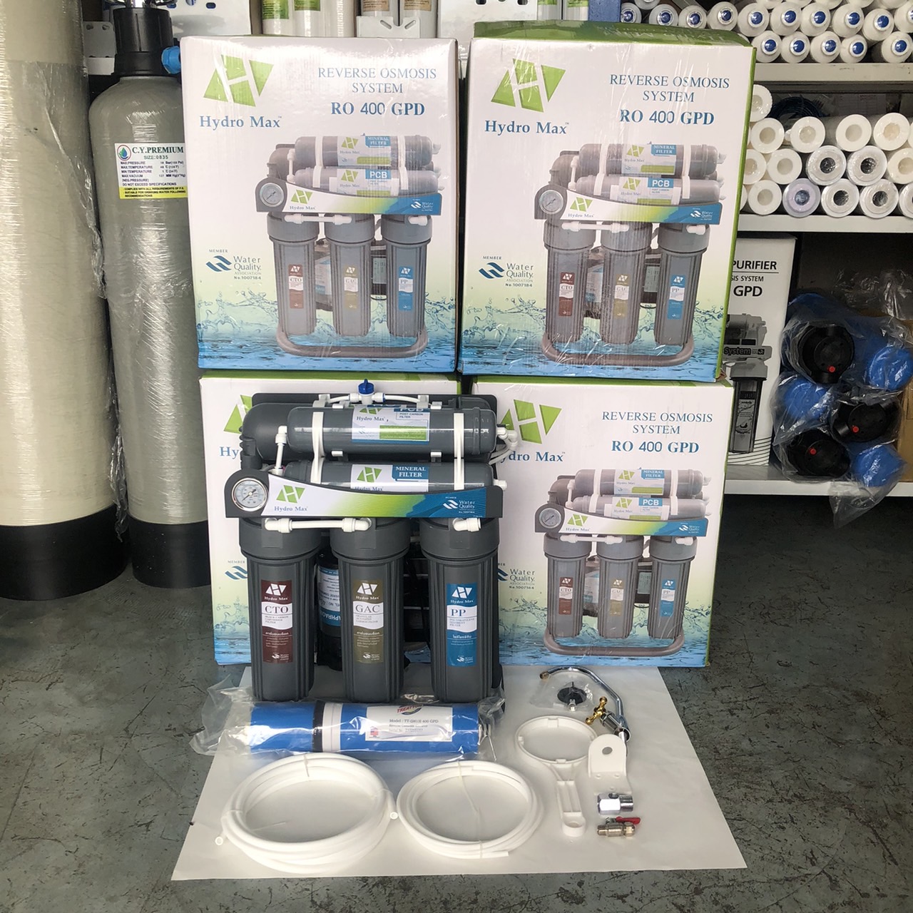 เครื่องกรอง RO (รีเวิร์สออสโมซิส) 400 gpd เฟรมตั้ง แบรนด์ Hydromax ระบบกรองน้ำดื่ม 6 ขั้นตอน 1. PP (โพลีโพรพิลีน)2. CTO (คาร์บอนอัดแท่ง)3. GAC (คาร์บอนเกร็ด)4. RO (รีเวิสออสโมชีส)5. PCB (โพสต์คาร์บอน)6. Mineral (หินแร่)