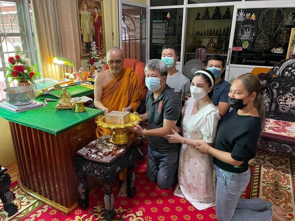 เศรษฐีพันล้าน หลวงพ่อทอง วัดบ้านไร่(ยกลัง)