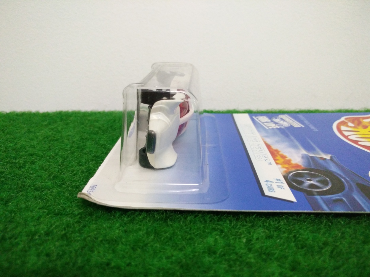 Hot Wheels Speed Machine; White Ice Series #1 of 4