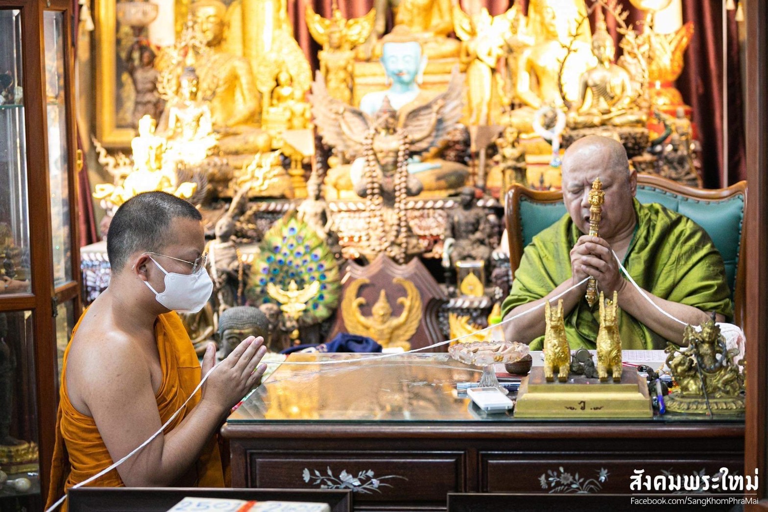 พญาครุฑ รุ่น รับเสด็จ วัดวังก์พง หน้าค่ายธนะรัชต์ อ.ปราณบุรี จ.ประจวบคีรีขันธ์(พระอาจารย์วราห์ วัดโพธิ์ทอง เมตตาปลุกเสก)