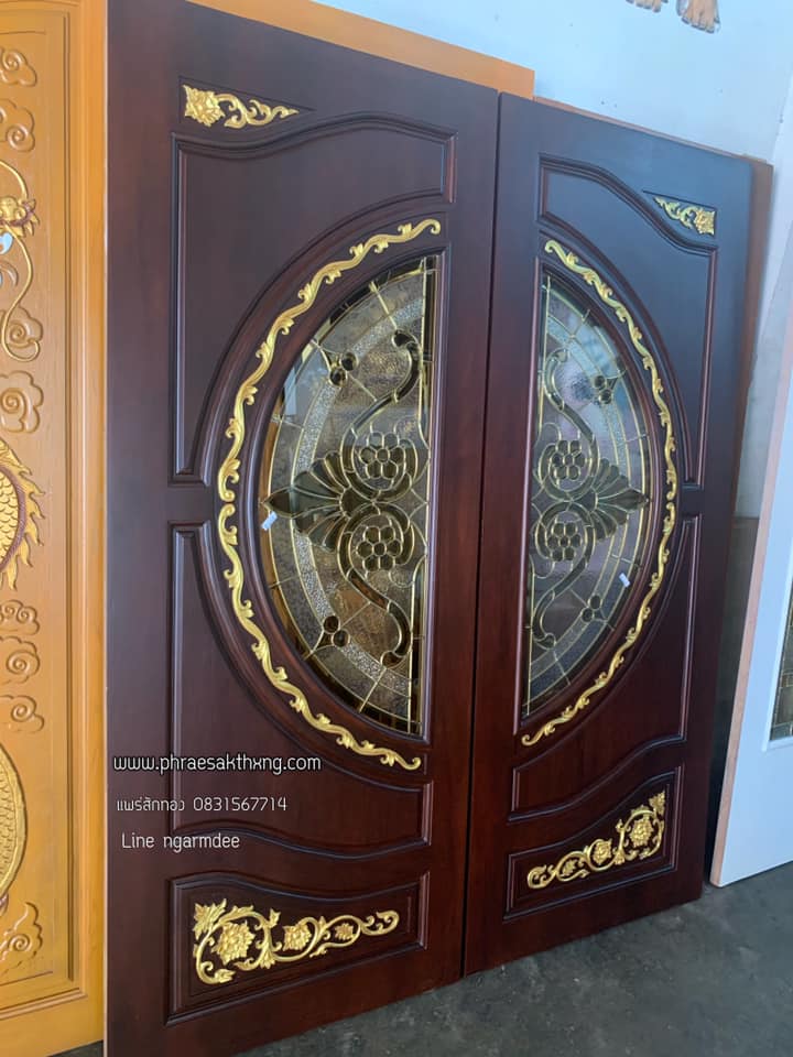 ประตูไม้สักกระจกนิรภัยบานคู่