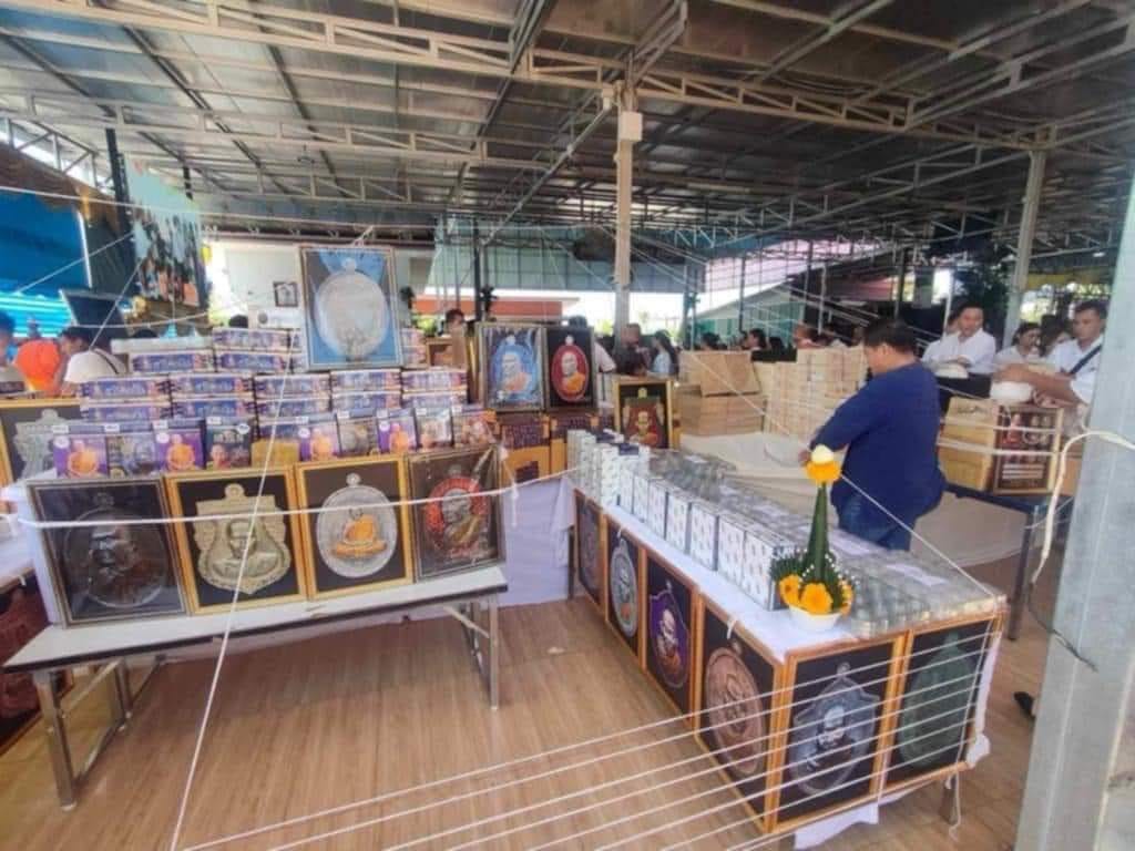 เหรียญเทวะคู่บารมี หลวงพ่อพัฒน์ (พร้อมส่ง)
