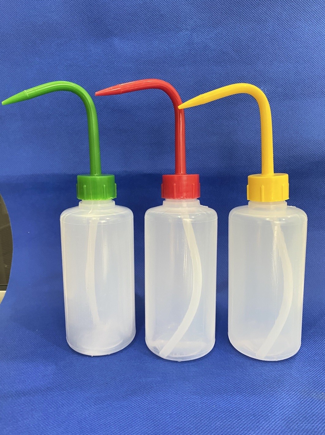 ขวดฉีดน้ำกลั่น 250 ml ปากแคบ สายฉีดยาวสีเขียว Wash Bottle