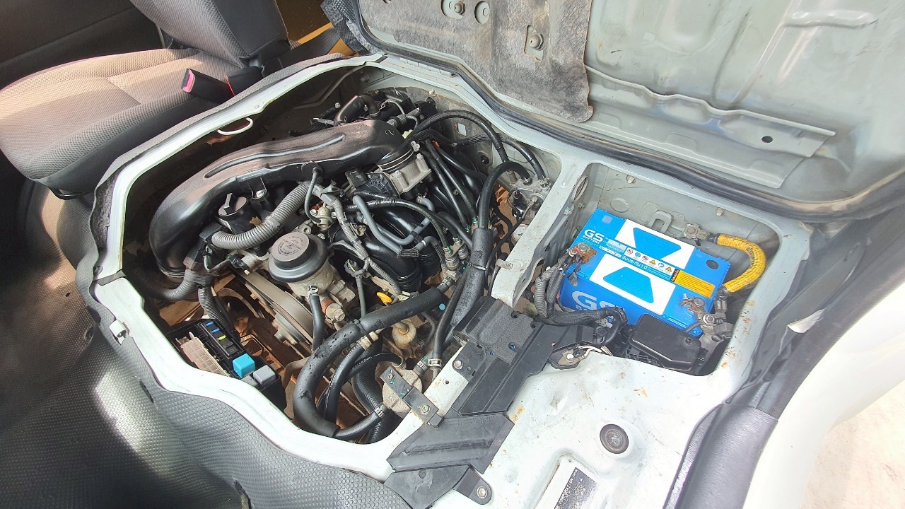 TOYOTA COMMUTER 2.7 CNG M/T 2012