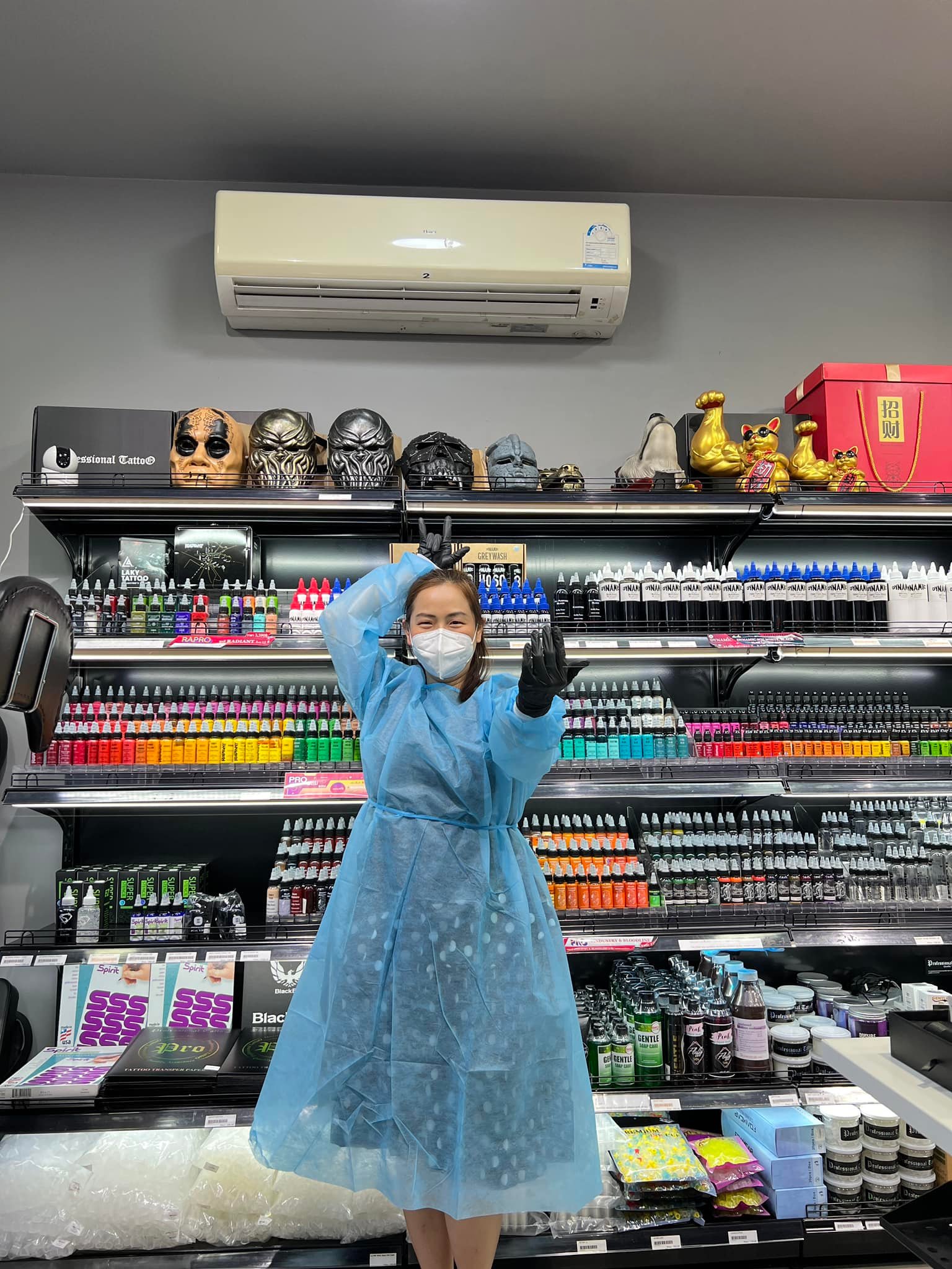EZ ผ้ากันเปื้อน EZ สีฟ้า Tattoo Waterproof Apron แบบใช้แล้วทิ้ง