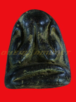 พระปิดตาหลังแบบ พิมพ์กลาง หลวงพ่อแก้ว วัดเคลือวัลย์