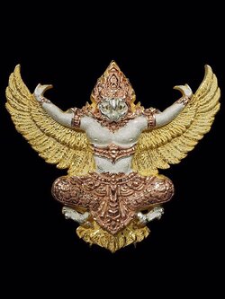 องค์พญาครุฑ รุ่นเปิดขุมทรัพย์ เนื้อเงิน 3 กษัตริย์