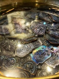 เหรียญนั่งพาน ชนะมารสมปราถนา หลวงพ่อสุริยันต์ วัดป่าวังน้ำเย็น รายการ11.เหรียญหล่อบูรพาจารย์แช่น้ำมันเสือ (พร้อมส่ง)