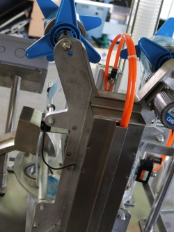 เครื่องบรรจุน้ำถ้วย8หลุม