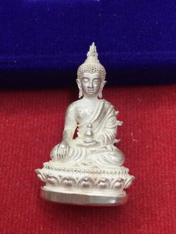 พระกริ่ง มิ่งมงคล เนื้อเงินดิบ นำฤกษ์ เลข 19