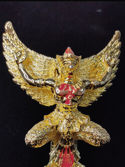 พญาครุฑรุ่นเหยียบเงินเหยียบทอง ขนาด 5.5 นิ้ว