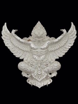 องค์พญาครุฑ รุ่นเปิดขุมทรัพย์ เนื้อเงินพิมพ์ใหญ่