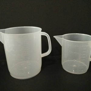 เหยือกตวงพลาสติก บีกเกอร์มีหูจับ Plastic Measuring Jug