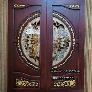 ประตูไม้สักกระจกนิรภัยบานคู่