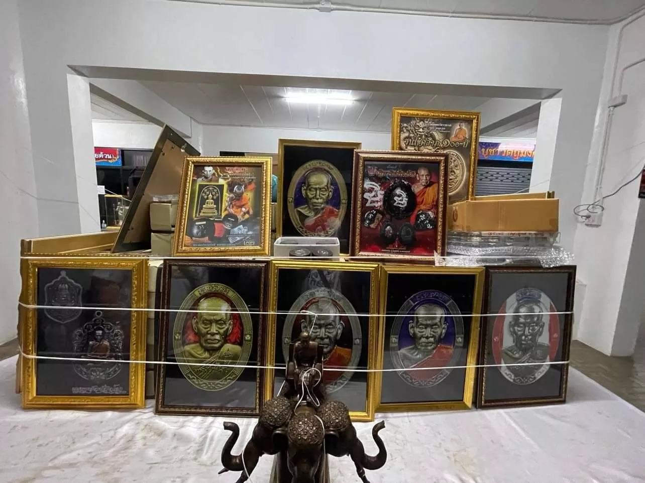 สมเด็จปรกโพธิ์หลังพระแม่ธรณี รุ่นปาฏิหาริย์ 100 ปี หลวงพ่อพัฒน์ ปุญญกาโม วัดห้วยด้วน (ยกลัง)